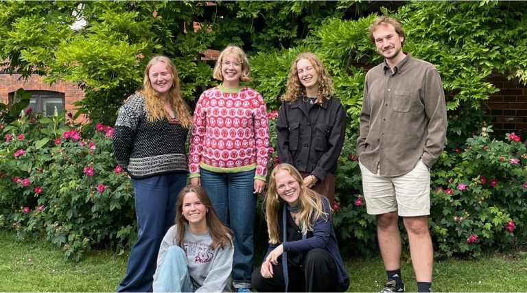 Junior Assistent Thumbnails